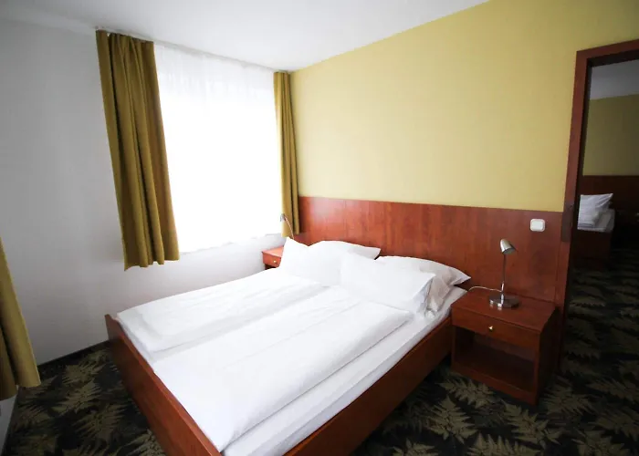 Der Tannenbaum 2* מינכן