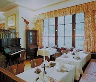 Hotel Der Tannenbaum 2*