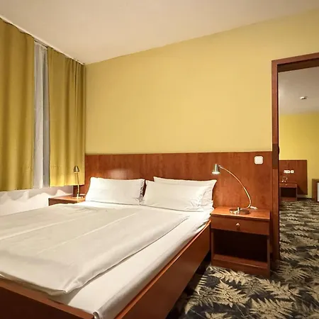 Hotel Der Tannenbaum Munich