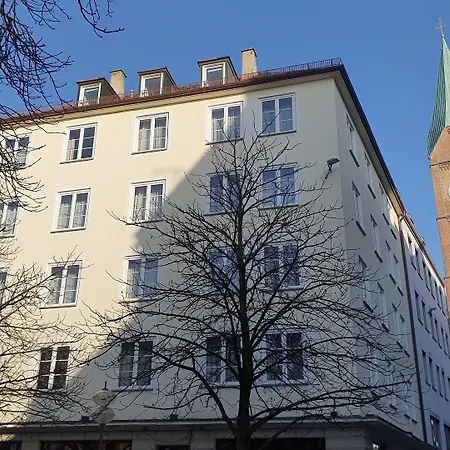 Der Tannenbaum Hotel Munich
