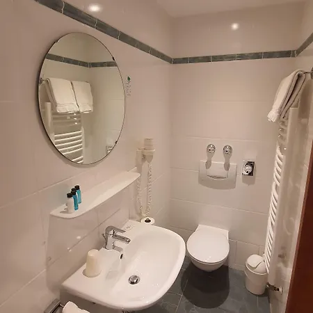 Hotel Der Tannenbaum 2*