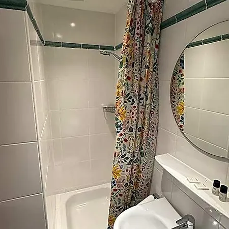 Hotel Der Tannenbaum 2*