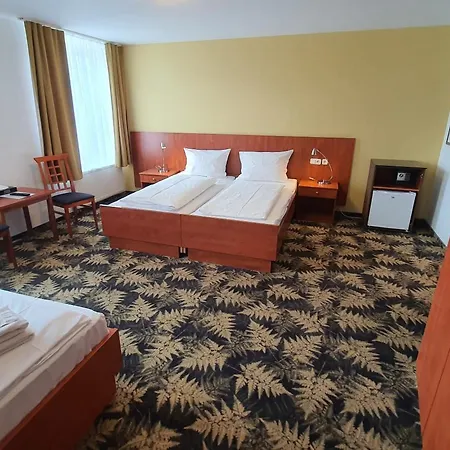 Hotel Der Tannenbaum 2*