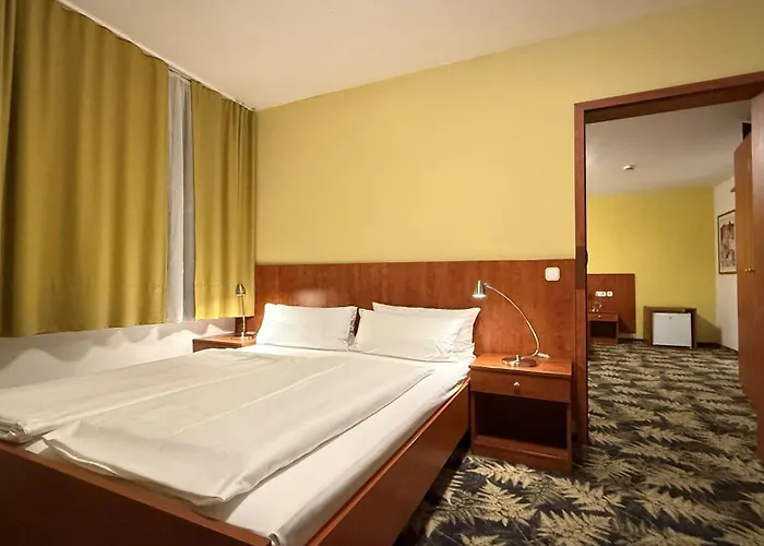 Hotel Der Tannenbaum Munich
